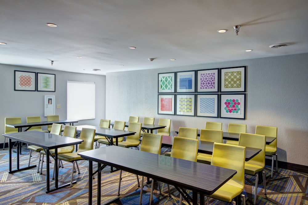 Holiday Inn Express Columbus South Obetz by IHG - photo 26