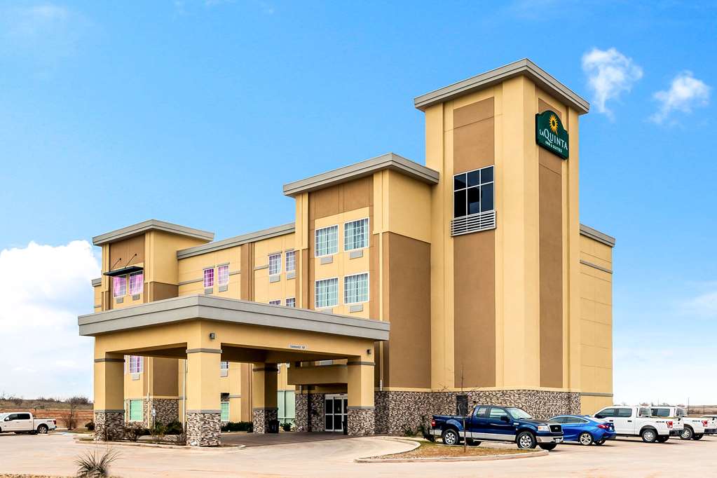 La Quinta Inn & Suites by Wyndham Colorado City - photo 4