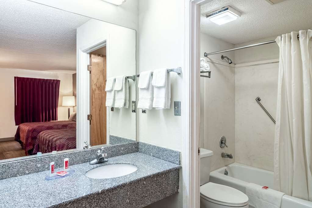 Econo Lodge Acworth East - photo 12