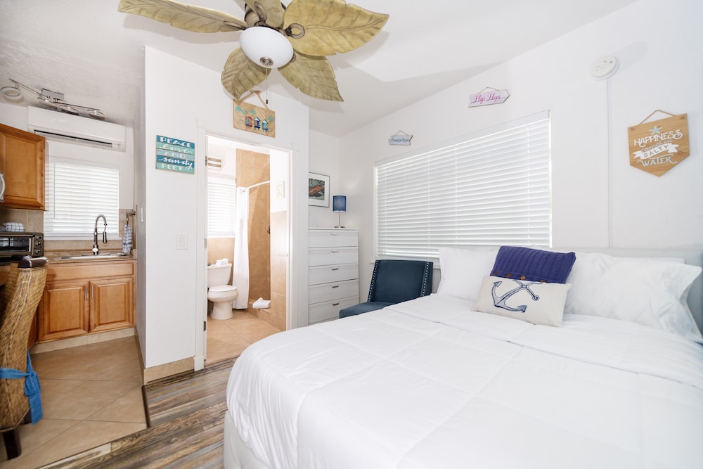 Tropic Isle Boutique Hotel - photo 8