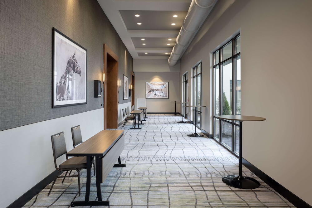 Embassy Suites by Hilton Bowling Green - photo 44