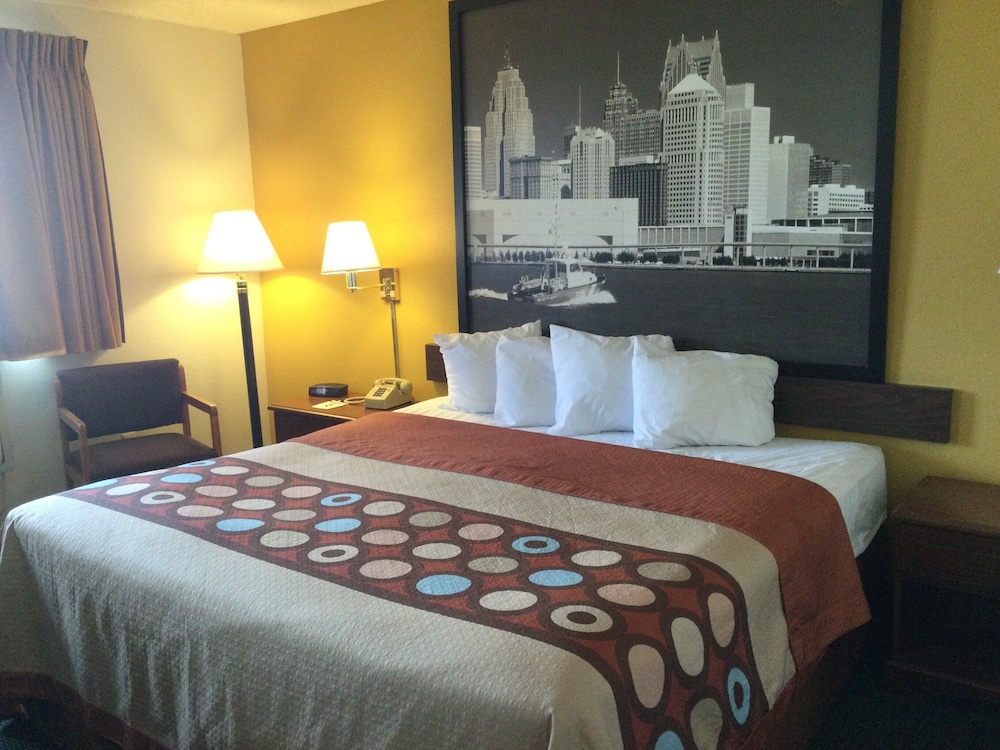 Super 8 by Wyndham Canton Livonia Area - photo 4