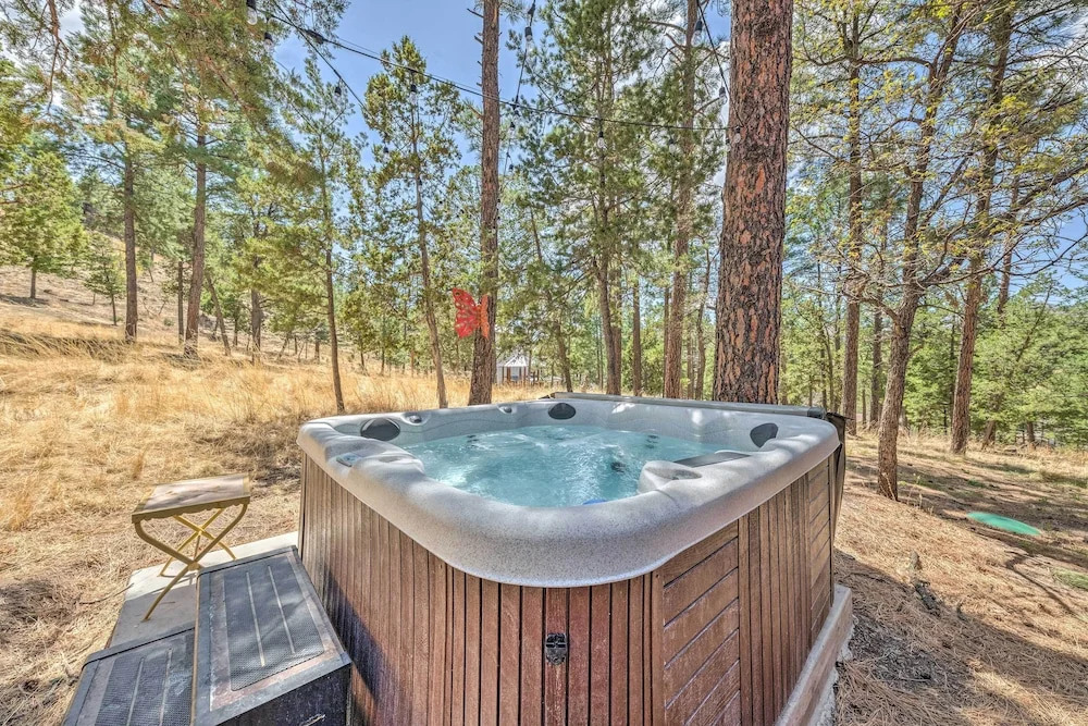 Unique and Modern Alto Home with Private Hot Tub — 4-Star Luxury Hotel in Alto, United States