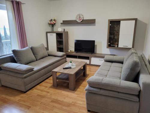 Apartmani Goga — 4-Star Luxury Hotel in Starigrad, Croatia