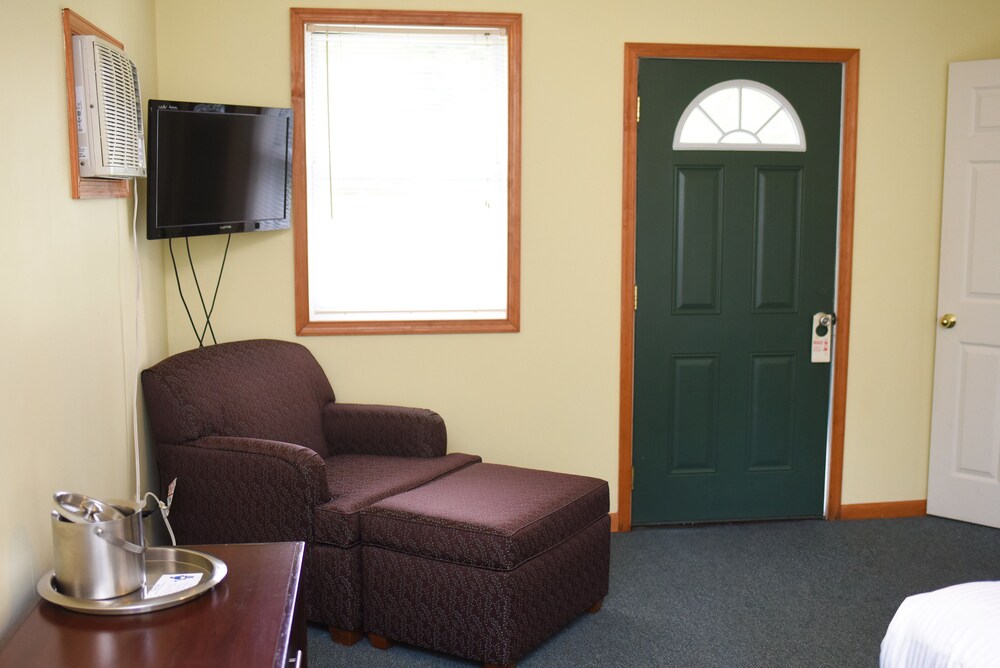 Chestnut Grove Resort - photo 12