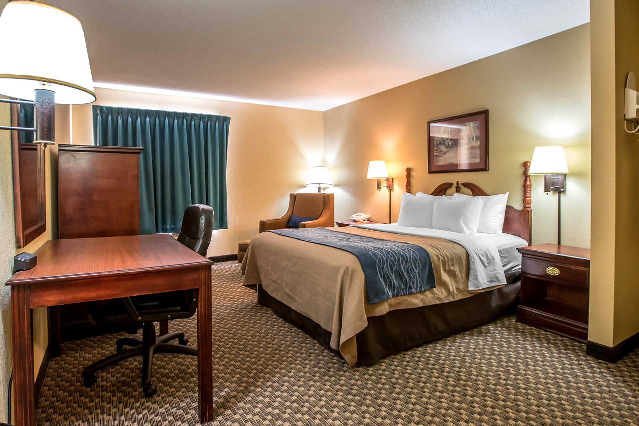 Quality Inn & Suites Mendota near I 39 - photo 11