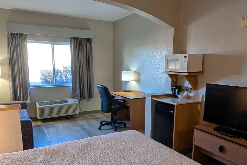 Days Inn & Suites by Wyndham Castle Rock - photo 8