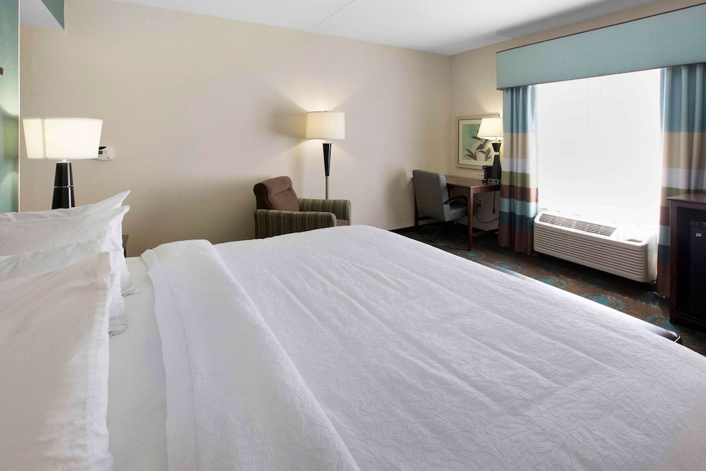 Hampton Inn Pittsburgh Bridgeville - photo 24