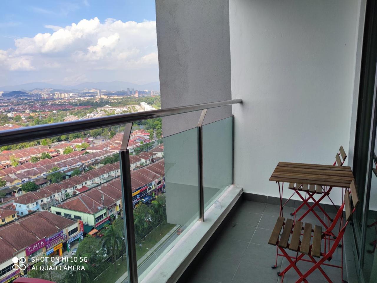 Manis Evo Bangi Soho Pool & Netflix & WIFI — 4-Star Luxury Hotel in Kuala Lumpur, Malaysia