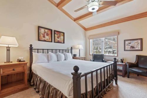 The Charter at Beaver Creek F425 in Beavercreek, United States