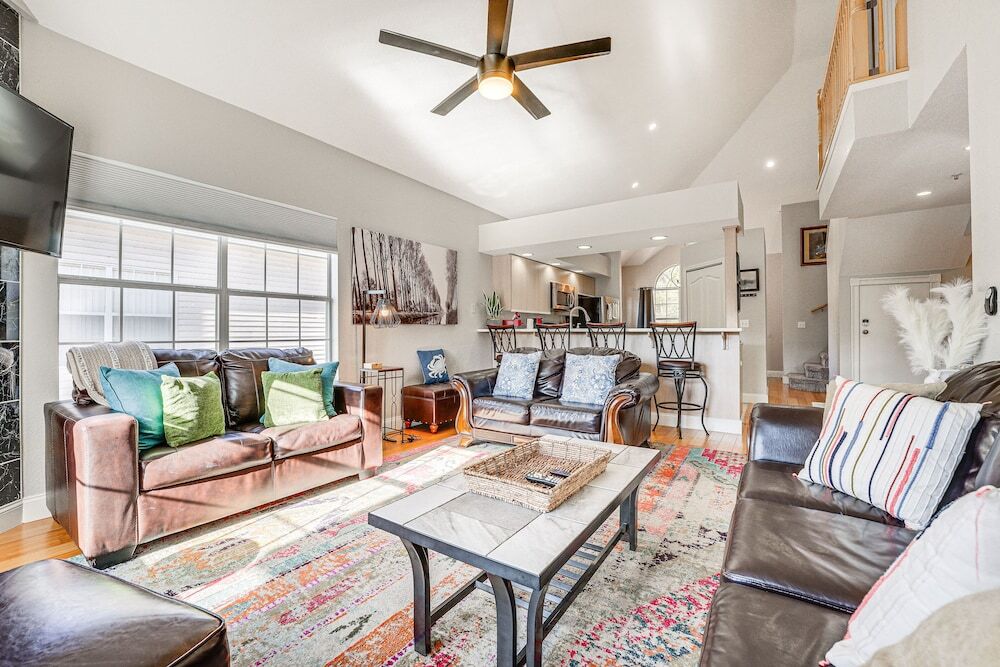 Marina Views and Cozy Sunroom Condo in Branson — 4-Star Luxury Hotel in Branson, United States