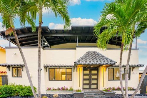 New Miami & Calle Ocho Home with Arcade — 4-Star Luxury Hotel in Miami, United States