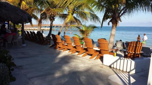 Buccaneer Quarters and Suites - photo 8