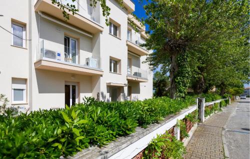 M026 Marcelli nuovo trilocale con terrazzo a 80 metri dal mare — 4-Star Luxury Hotel in Marcelli, Italy