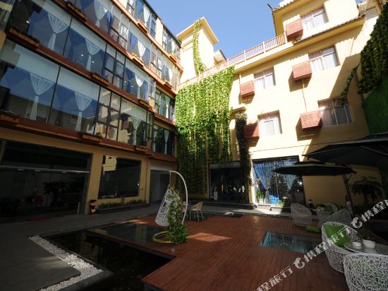 Crowning Clouds Hotel Xiangyun — hotel in Xiangyun