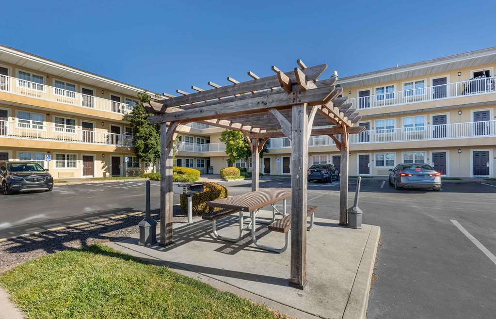 Extended Stay America Select Suites St. Louis Westport E Lackland Rd - photo 22