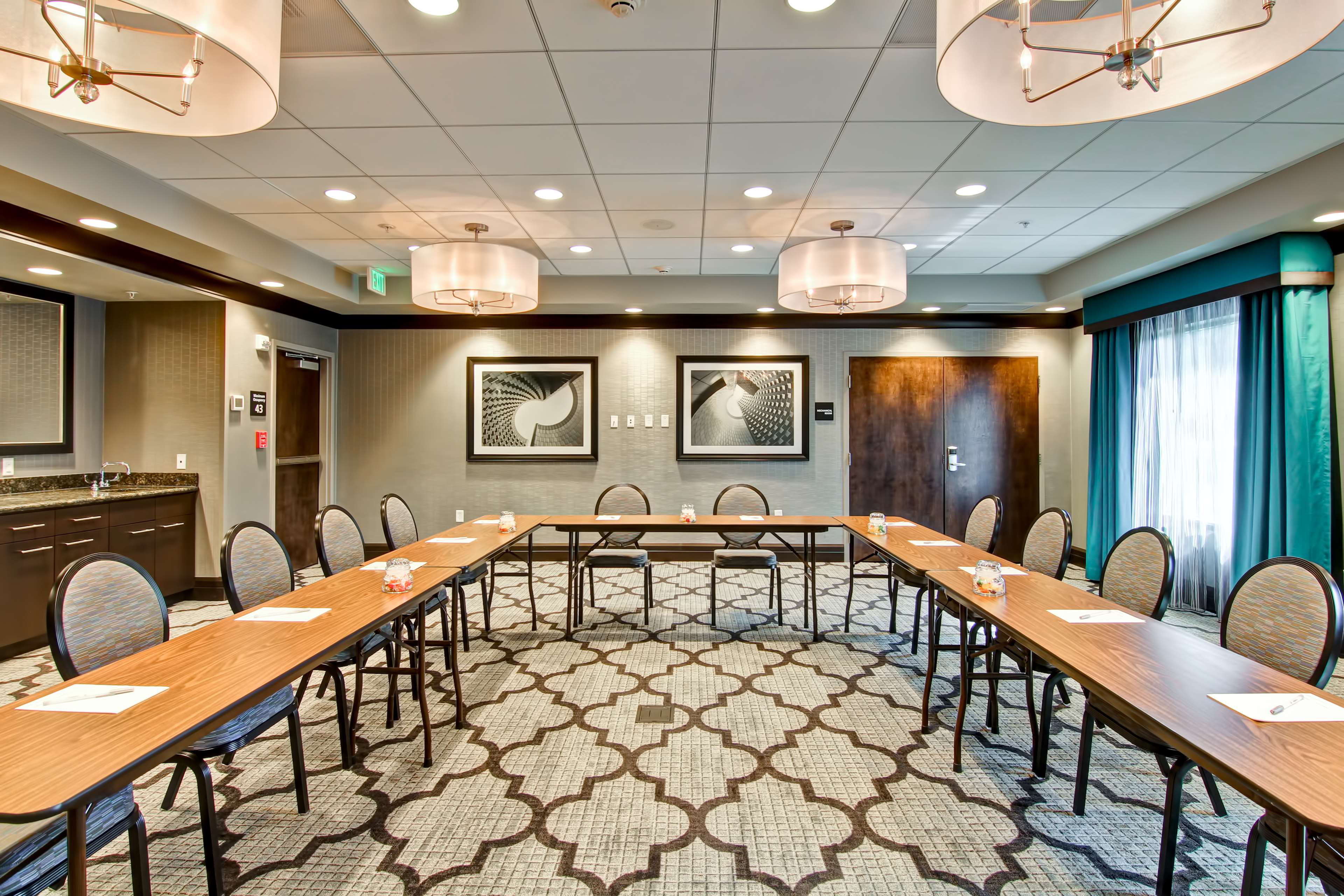 Hampton Inn & Suites Bellevue Downtown Seattle - photo 20