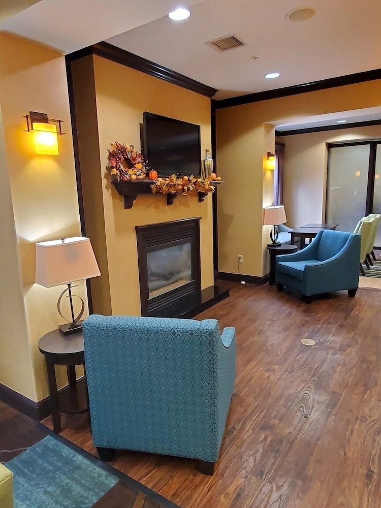 Hampton Inn Stow - photo 4