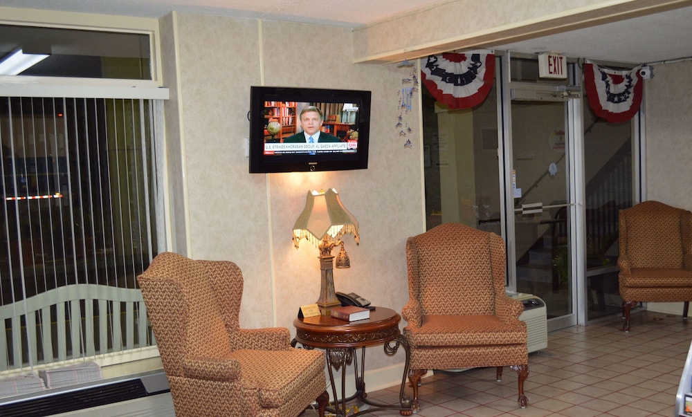 Super 8 by Wyndham Tifton - photo 5