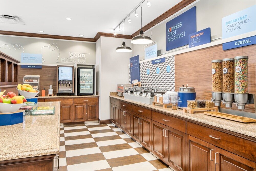 Holiday Inn Express & Suites Wilmington Newark by IHG - photo 49