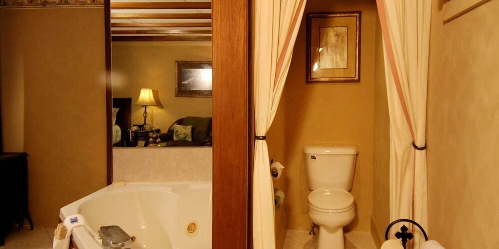 Wrens Nest Inn - photo 44