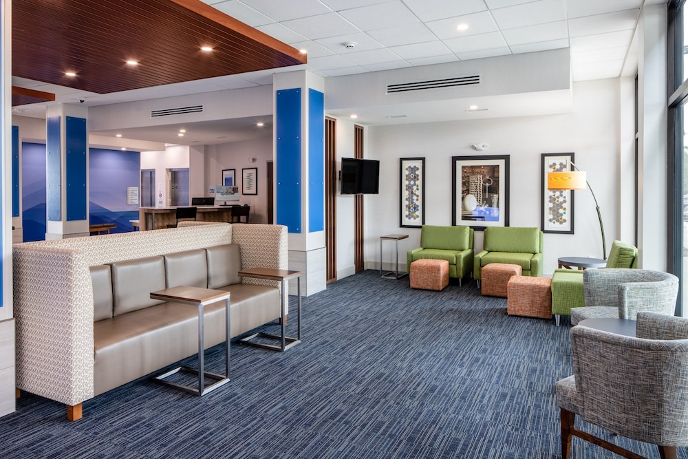 Holiday Inn Express & Suites Ft Myers Beach Sanibel Gateway by IHG - photo 43