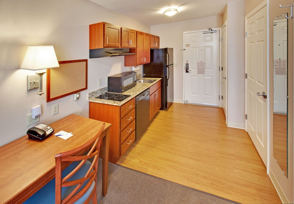 Candlewood Suites Williston by IHG - photo 6