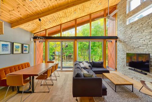 Cherrywoods Place by Hakuba White Fox Company in Hakuba, Japan