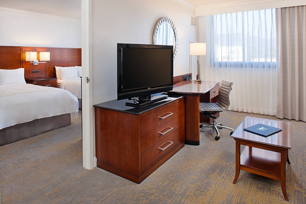 Los Angeles Marriott Burbank Airport - photo 7
