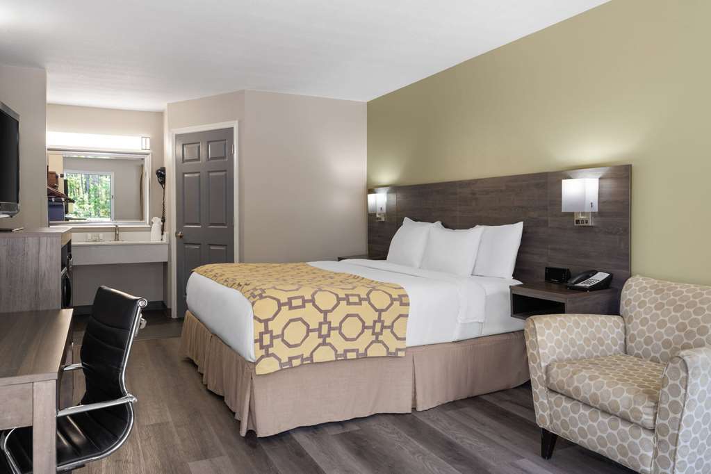 Baymont by Wyndham Kingsland - photo 9