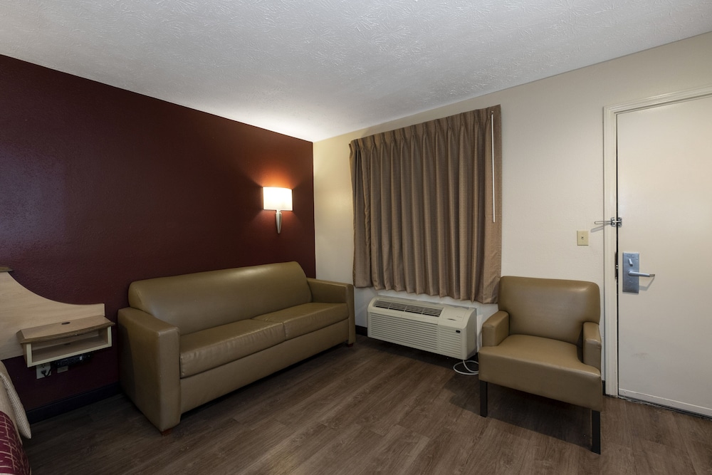 Red Roof Inn Indianapolis Greenwood - photo 7