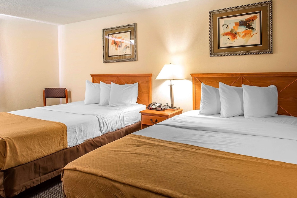 Brentwood Inn - photo 28