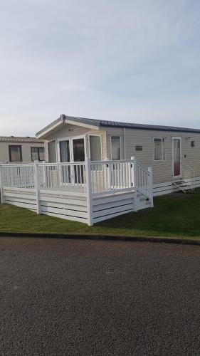RICK’S RETREAT static caravan near the beach with free wifi in Lossiemouth, United Kingdom