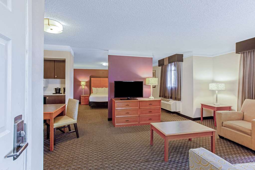 La Quinta Inn by Wyndham and Conference Center San Angelo - photo 43