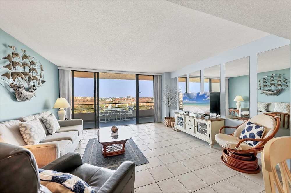 Anchorage Resort 8th Floor Condo In Siesta Key With Resort Amenities And Private Beach Access 2 Bedroom Condo in Siesta Key, United States