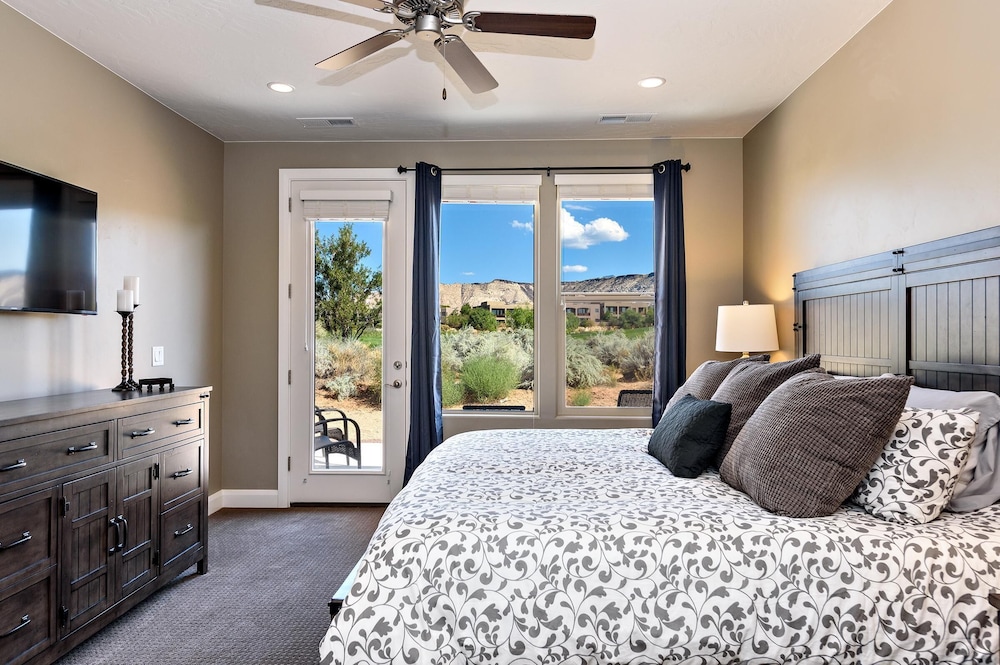 Escape On The 18th Hole — 4-Star Luxury Hotel in Saint George, United States