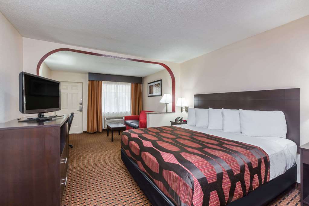 Days Inn by Wyndham Pearl Jackson Airport - photo 6