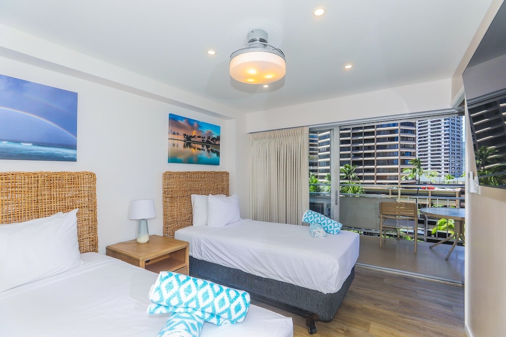 Fully Furnished Ilikai Tower 525 Condo With Free Wifi Near Best Waikiki Beaches by RedAwning - photo 5