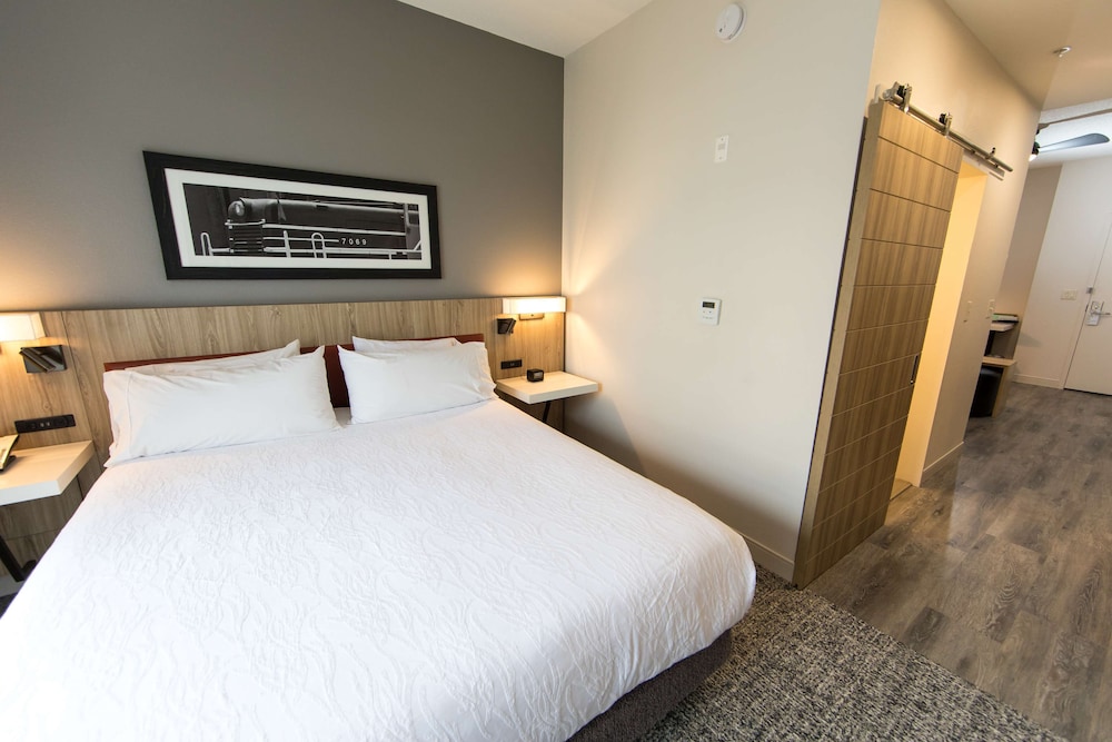 Hilton Garden Inn Savannah Historic District - photo 37