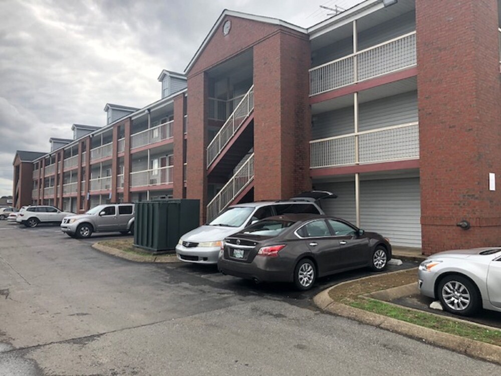 InTown Suites Extended Stay Nashville TN Hendersonville - photo 24