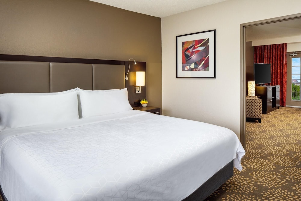 Holiday Inn & Suites Phoenix Airport North by IHG - photo 17