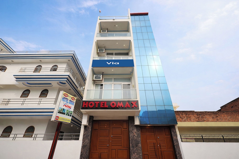 Via Omax - last minute hotel in Kanpur