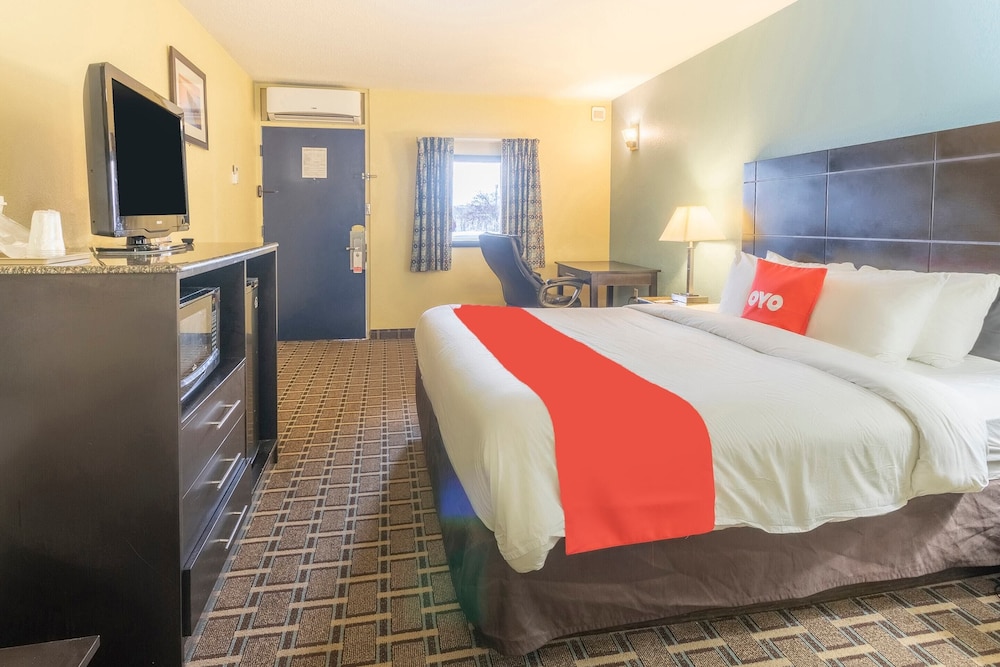 OYO Hotel Knoxville TN Cedar Bluff I 40 - photo 13