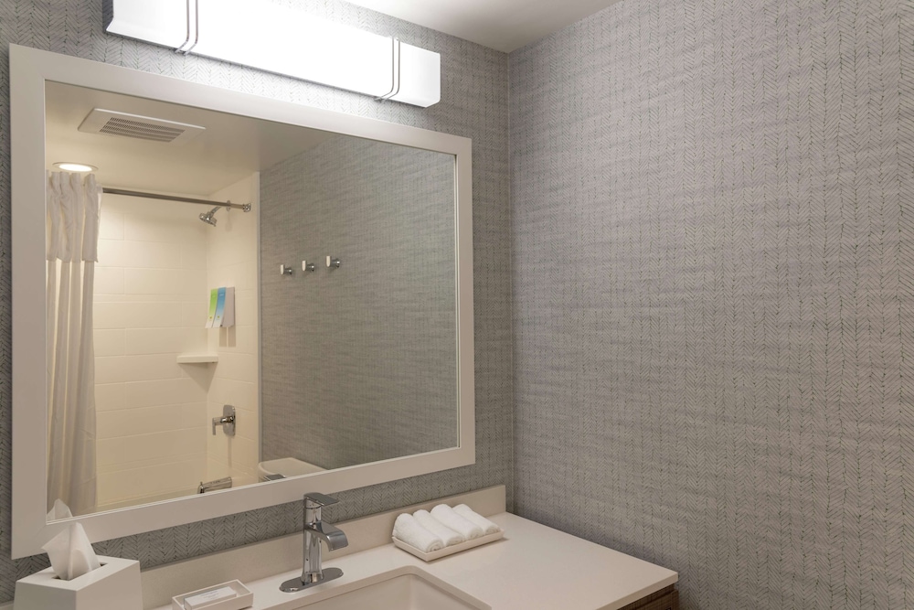 Home2 Suites by Hilton Indianapolis Airport - photo 26