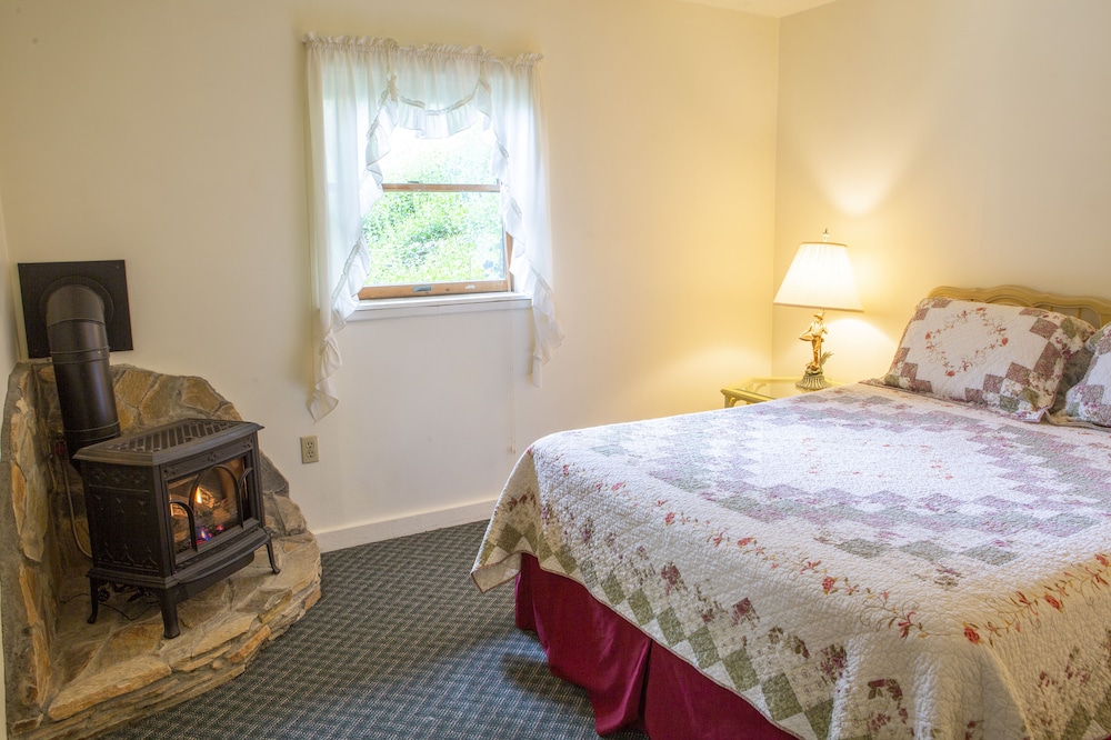 The Chimney Rock Inn & Cottages - photo 23