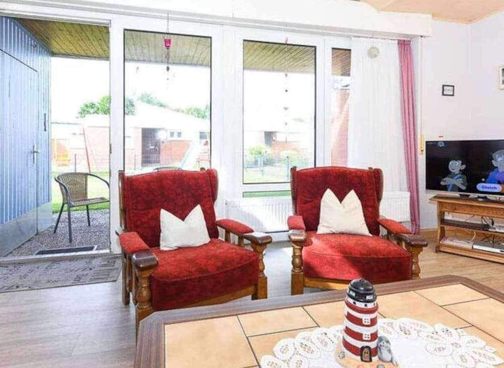 Ferienhaus Roseneck — 4-Star Luxury Hotel in Esens, Germany