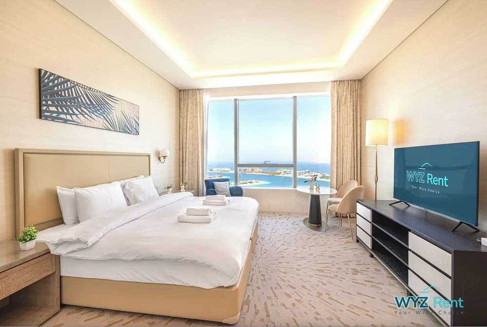 Luxurious studio in St Regis Palm View — 4-Star Luxury Hotel in Dubai, United Arab Emirates