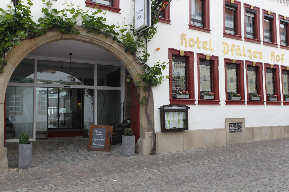 Hotel Pfälzer Hof — hotel in Edenkoben