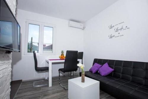 Villa Roza One Bedroom Apartment with Balcony