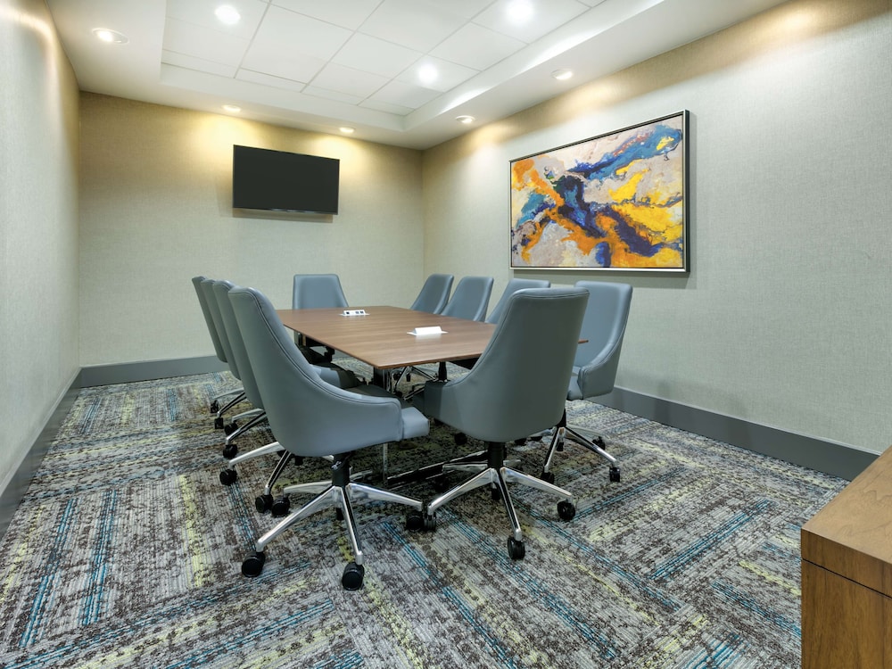 Hampton Inn & Suites Legacy Park Frisco - photo 56